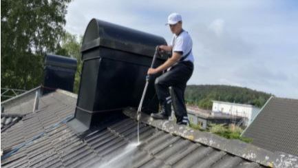 Taktvätt utförs av GEMAB